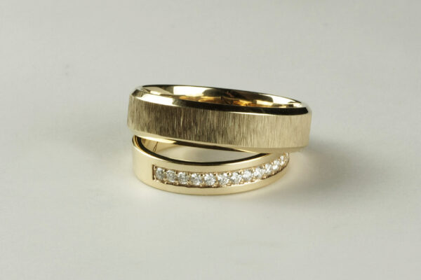 Classic wedding rings - model C4