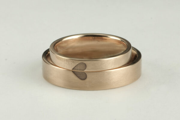 Classic wedding rings - model C22
