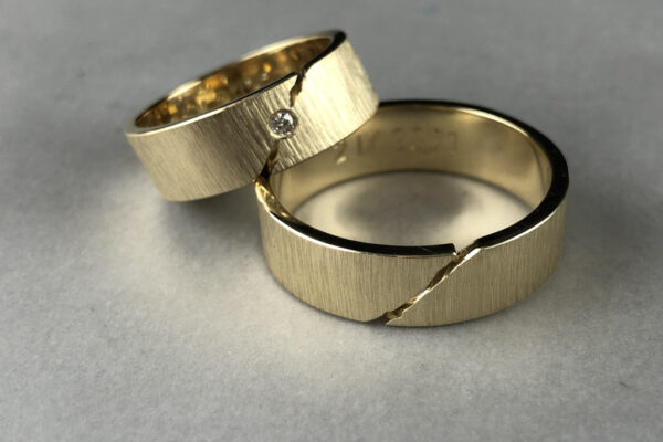 Fantasy wedding rings  - model F11