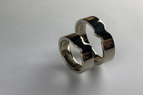 Eve’s Rib wedding rings - model E9