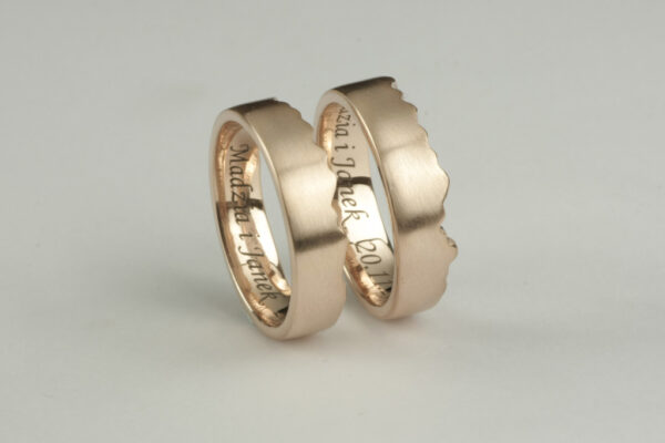 Eve’s Rib wedding rings - model E24